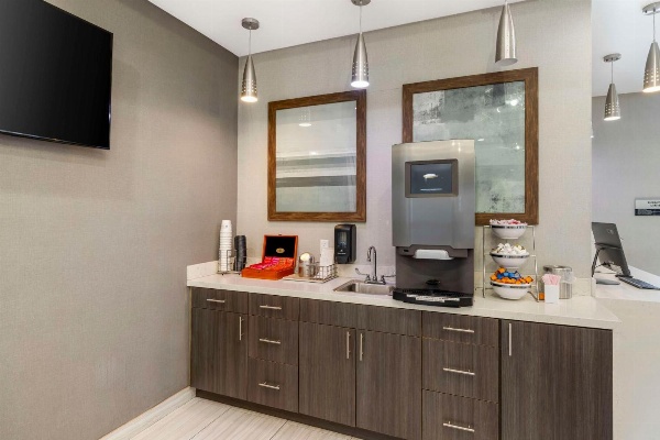 Best Western Plus Gardena Inn & Suites Main image